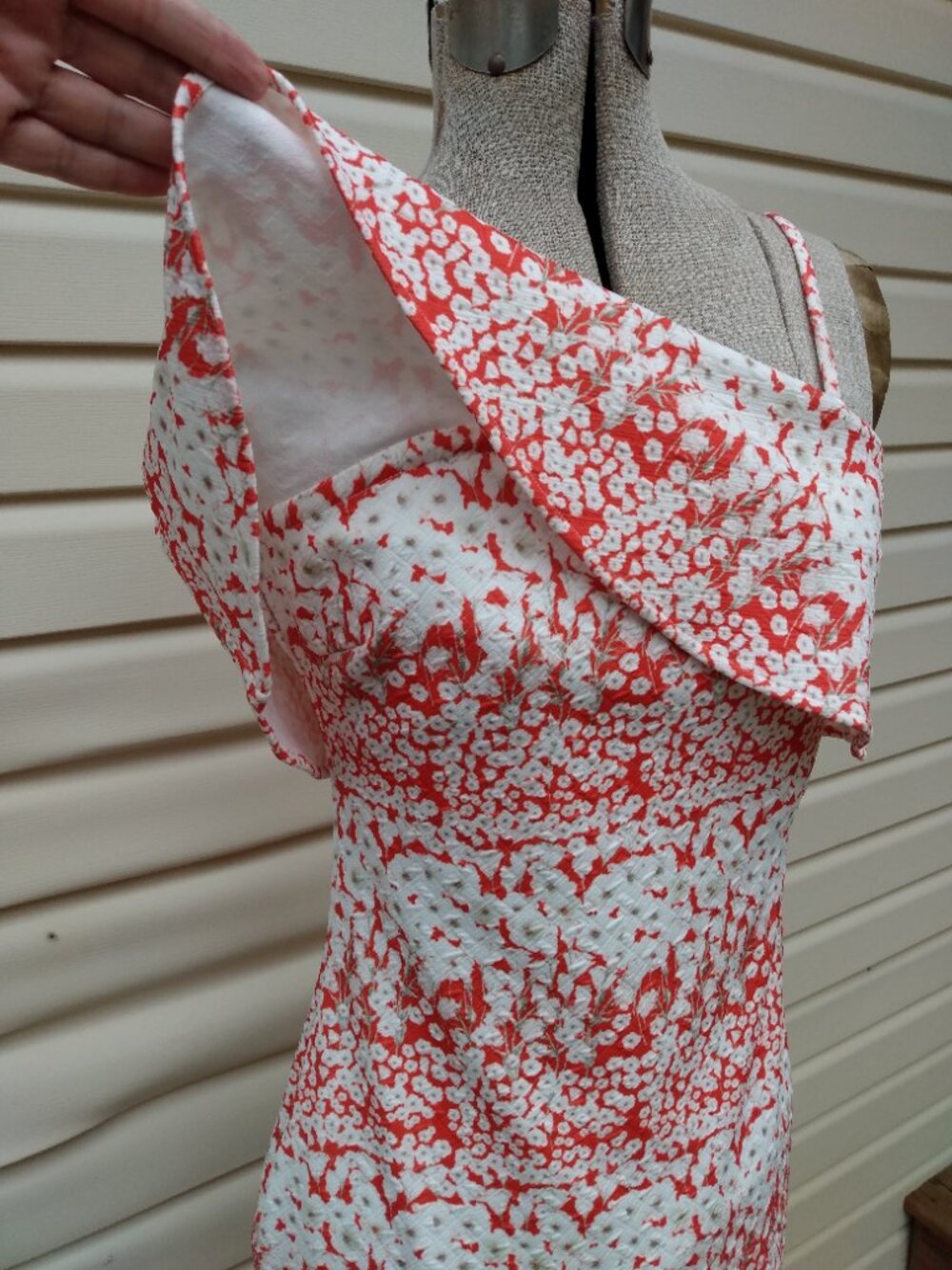 Flounce Ruffle Dress by Guess Los Angeles Size 6 Bodycon - Picture 6 of 13